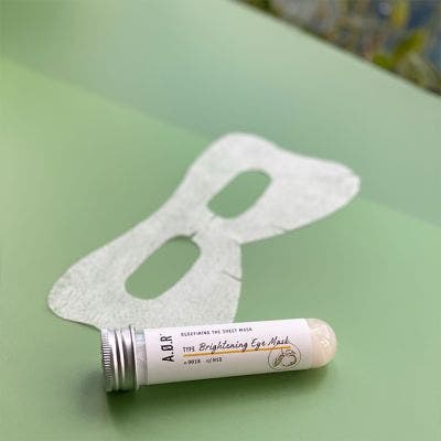 BRIGHTENING EYE MASK